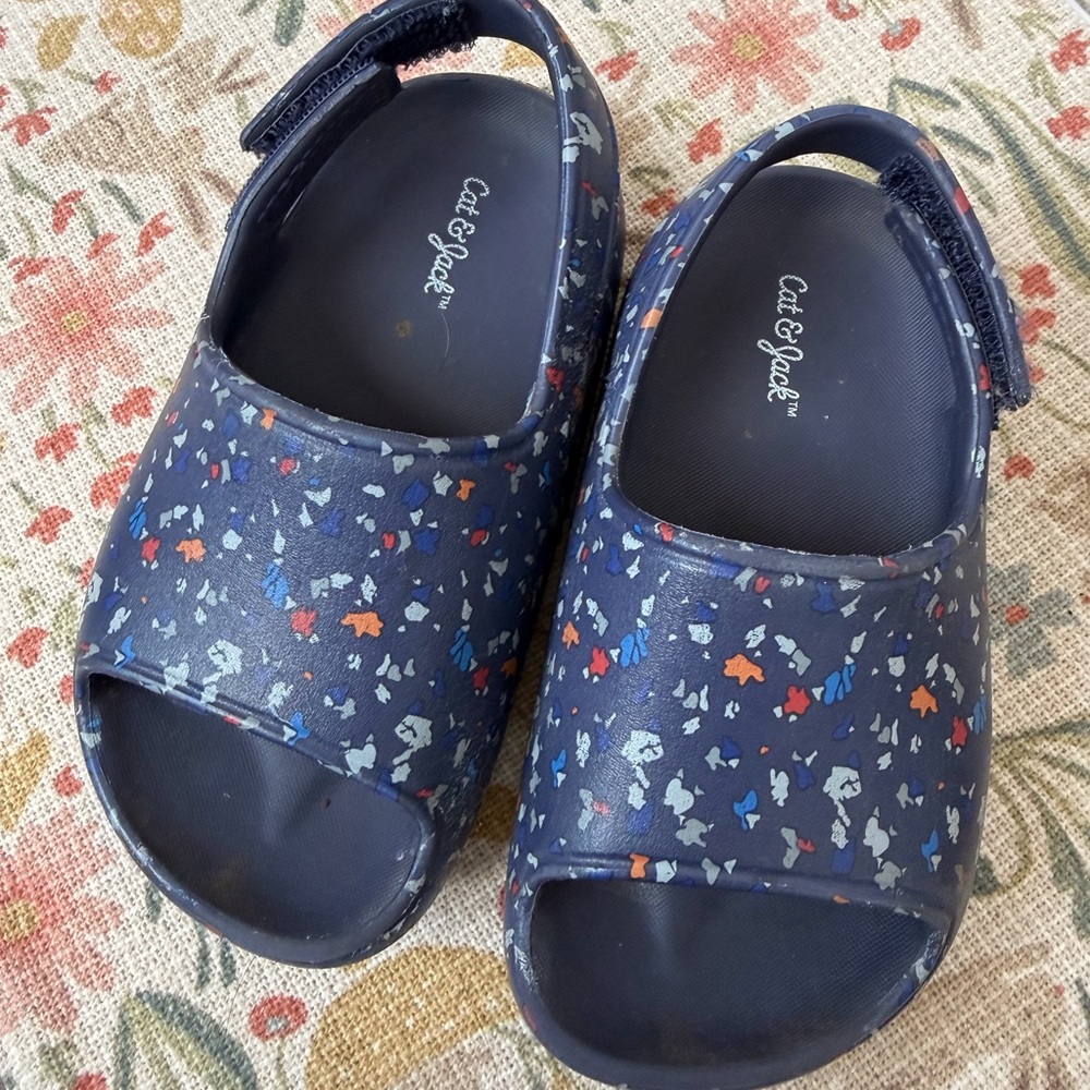 Cat & Jack Navy Blue Kids Sandals with Multicolor Speckle sz7